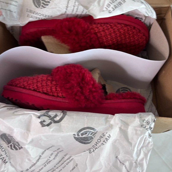 UGG Women's Disquette Slipper, Red, 9 - Picture 6 of 7